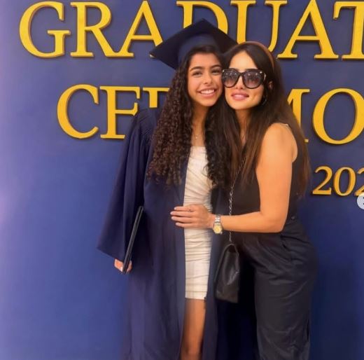 الفنانة زينة وابنة شيرين عبدالوهاب